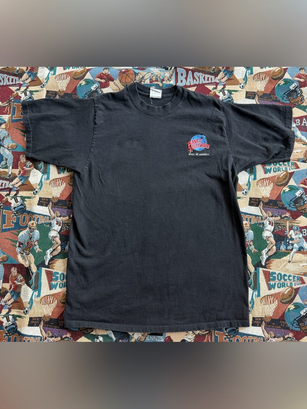 Vintage 90s Men’s Planet Hollywood Black Graphic T-shirt